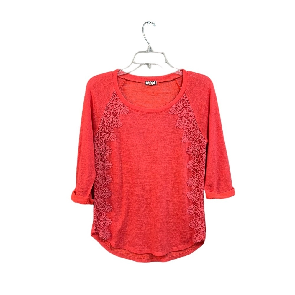 Eyeshadow Women’s Coral 3/4 Length Sleeve Blouse, size M.​​